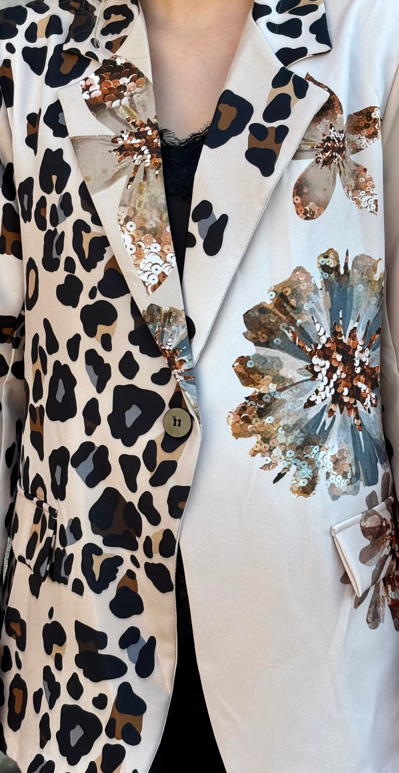 Blazer med leopardprint og pailletblomster detaljer