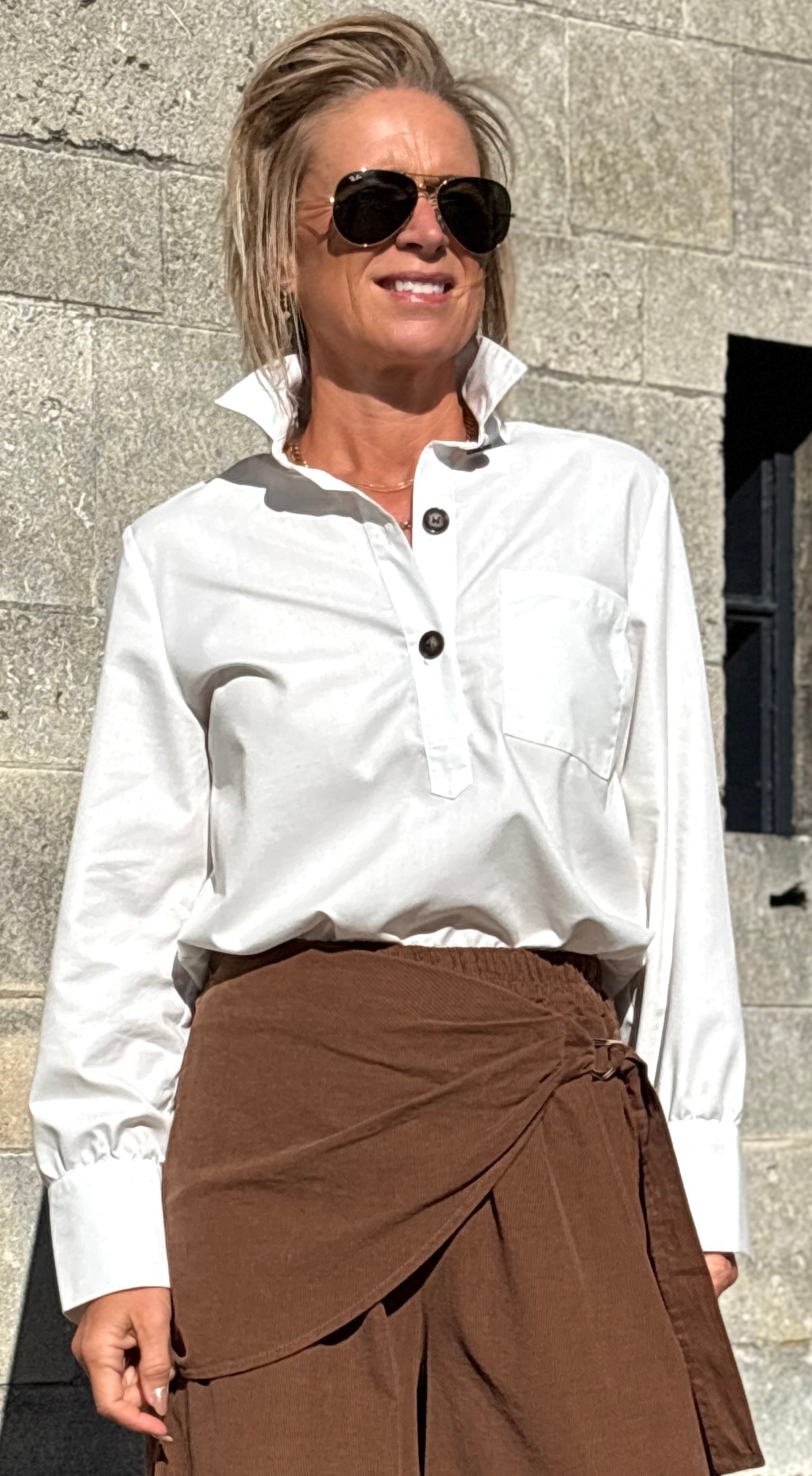 Flynn skjorte med stolpelukning Offwhite FreeQuent