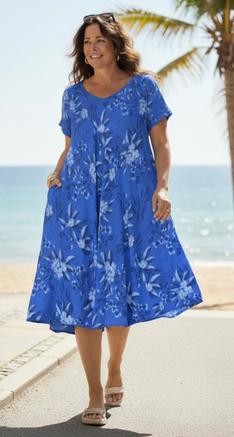 Forudbestil uge 24 Luli kjole med blomstret mønster royal blue LikeLondon