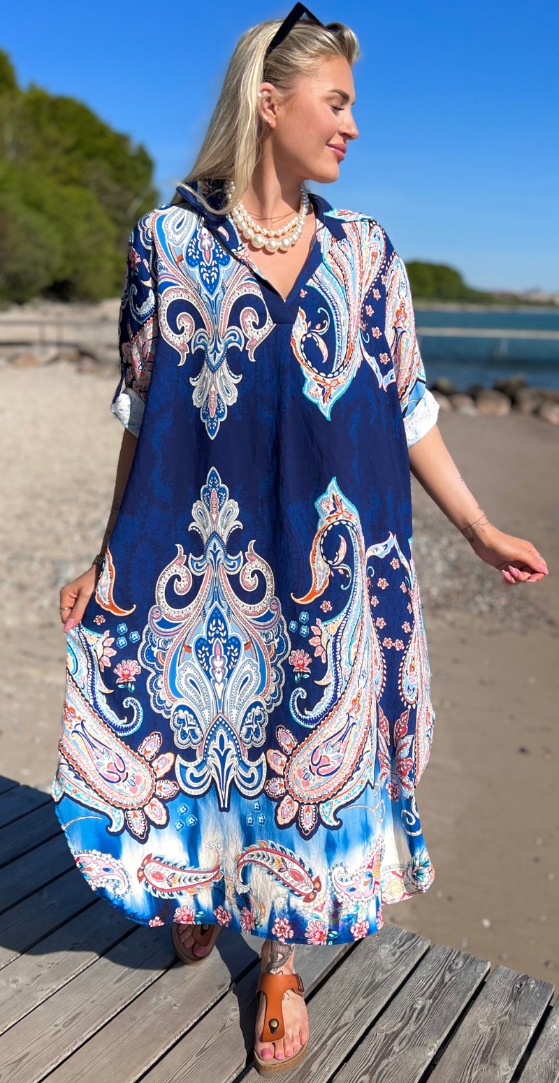 shop navy paisley kjole fra likelondon