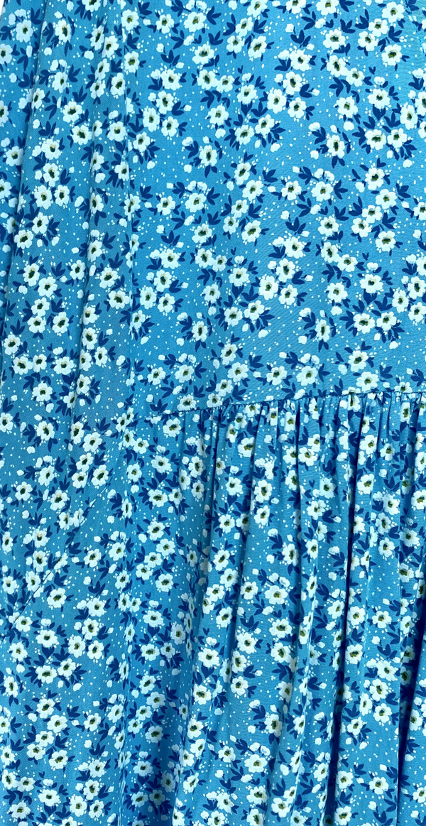 Blomsterprint tæt på lysblå