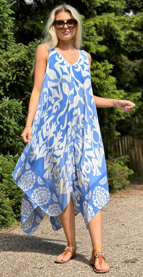 Yasmin kjole med print i forskellige længder lysblå