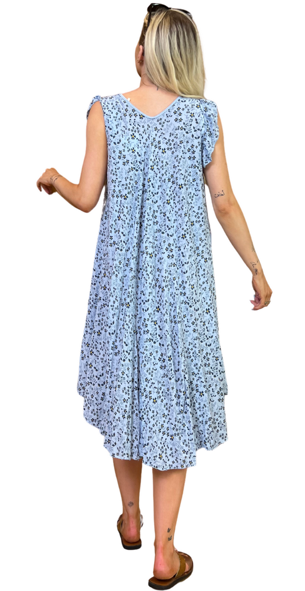 Kort Eliza kjole med blomsterprint og flæseærmer lysblå bagfra