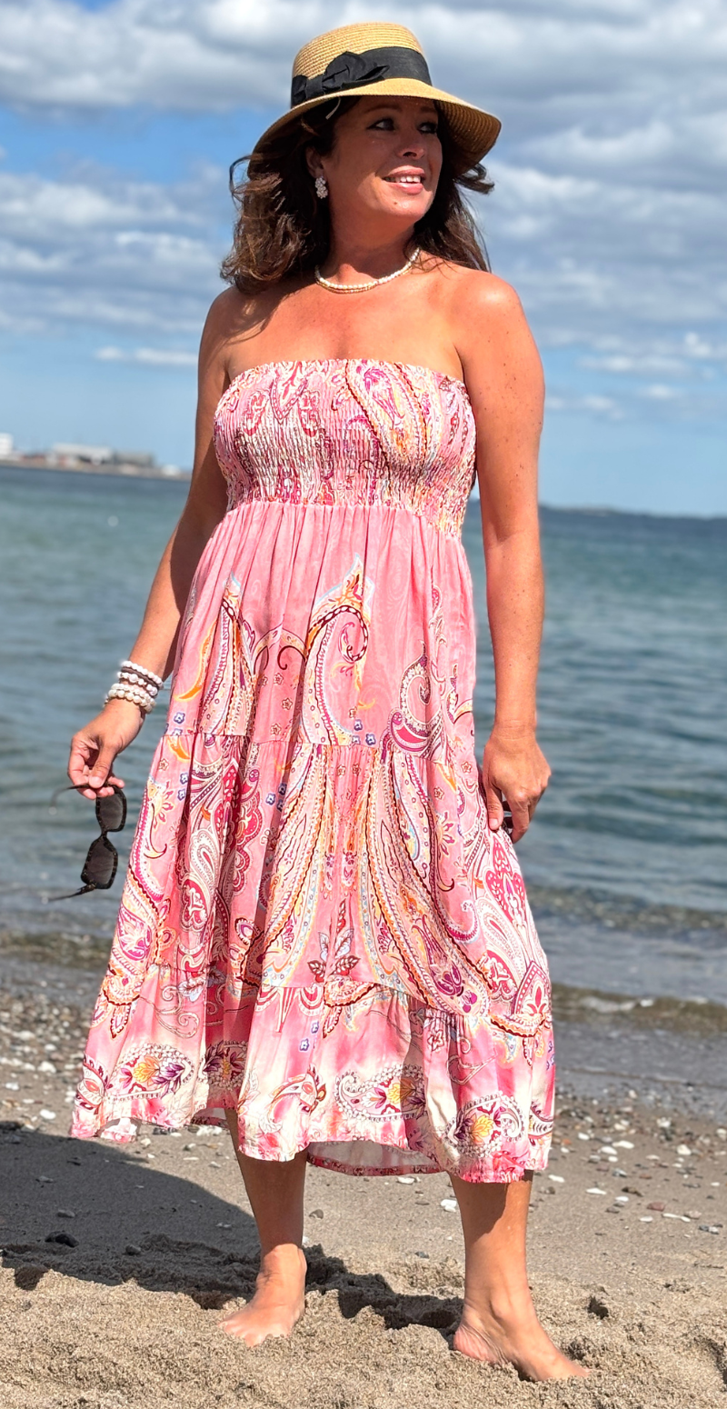 shop pink stropløs kjole med smock og paisley print fra likelondon