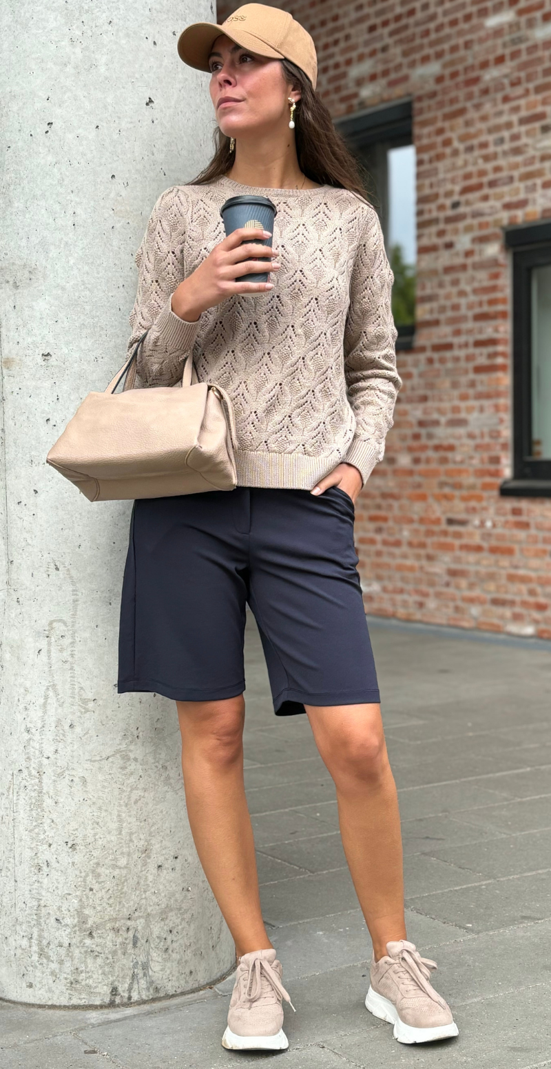 Natalie shorts med bæltestropper og lommer navy