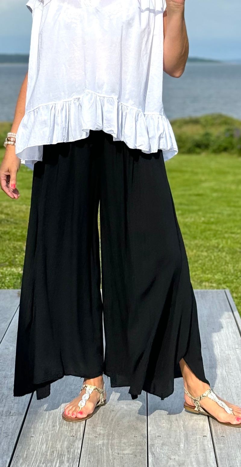 Talia bukser med vidde og slidser i benene sort LikeLondon