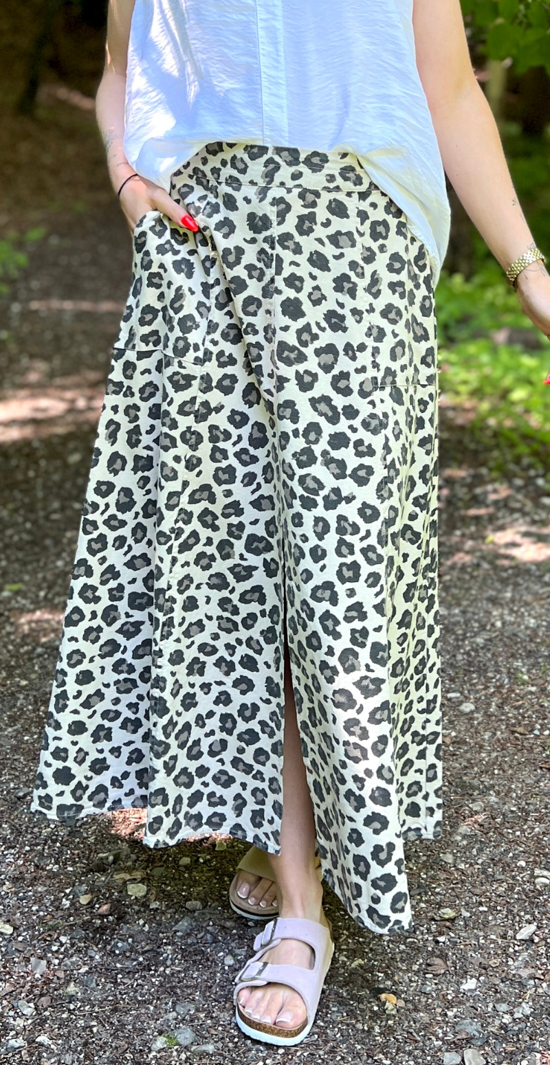 Lavisco hørnederdel med leopardprint sand melange w. black
