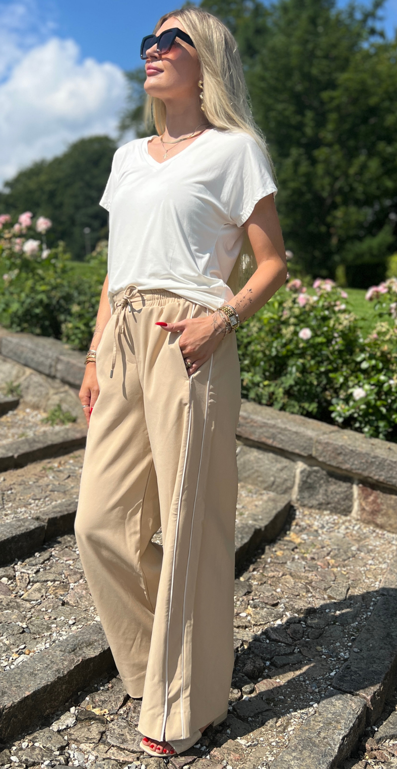 Ilva bukser med stribe beige LikeLondon