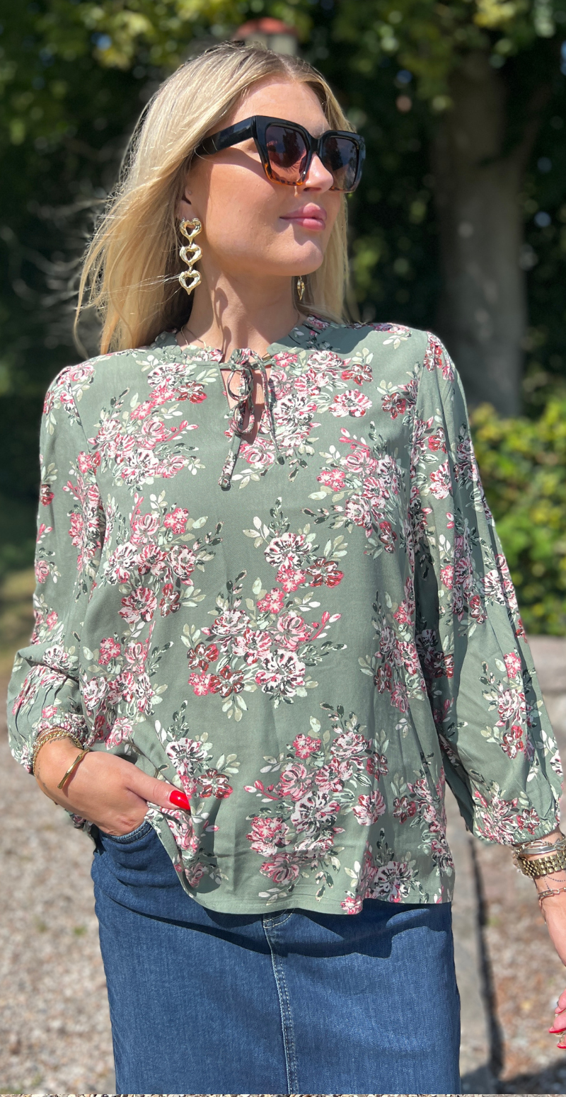 Joella bluse sea spray bouquet