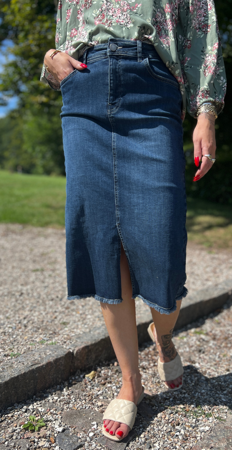 Denimnederdel med slids mørk denim