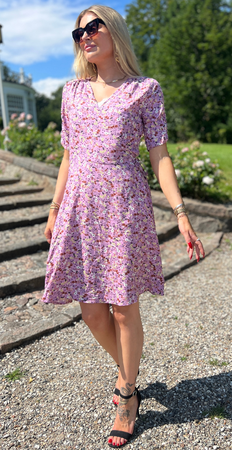 Joella slå-om kjole ash rose mix