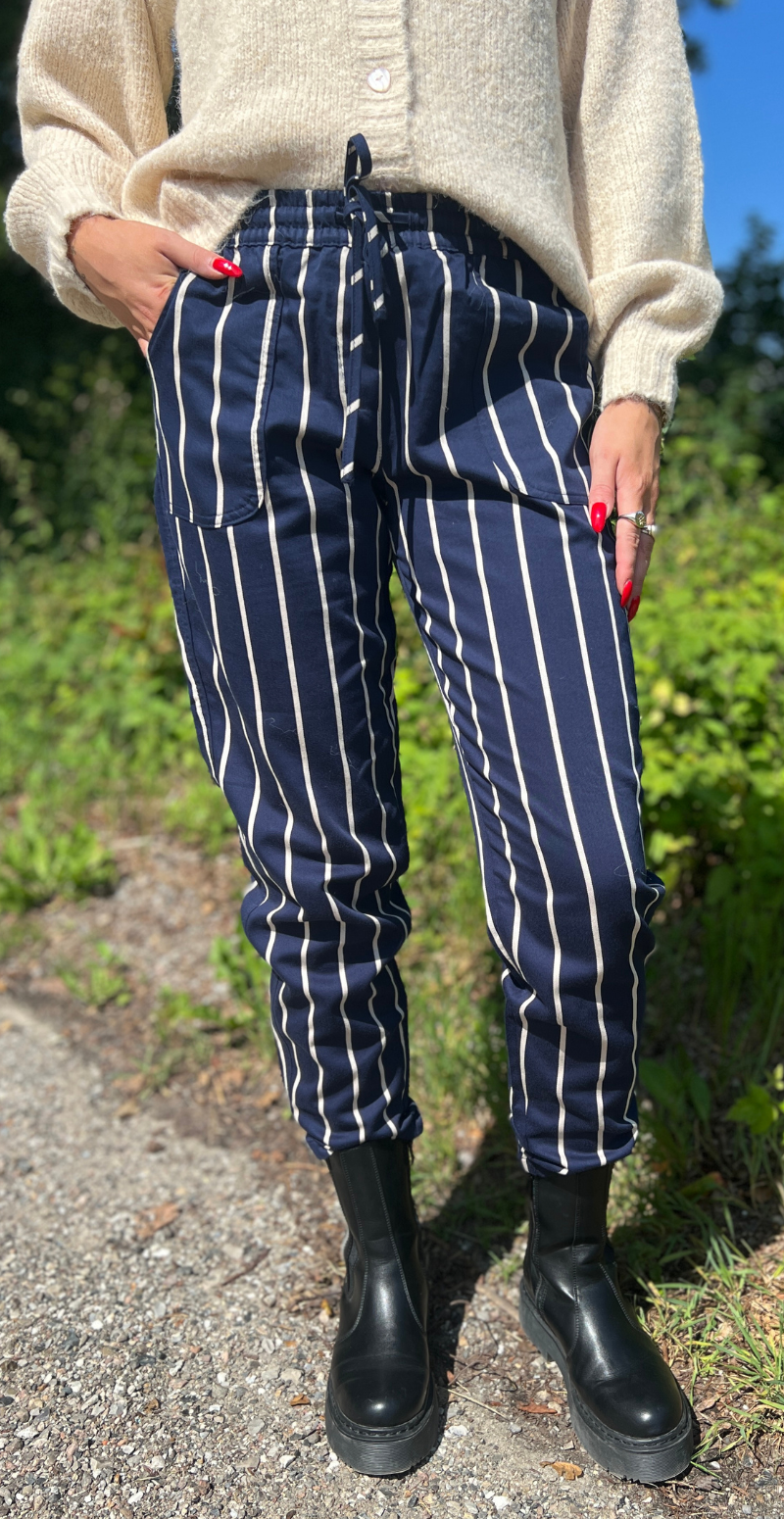 Vera bukser med striber navy LikeLondon