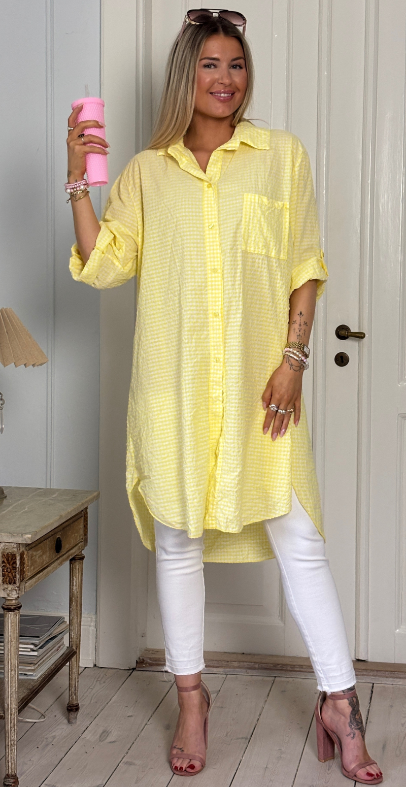 Nikita skjortetunika med krepp og små tern gul LikeLondon