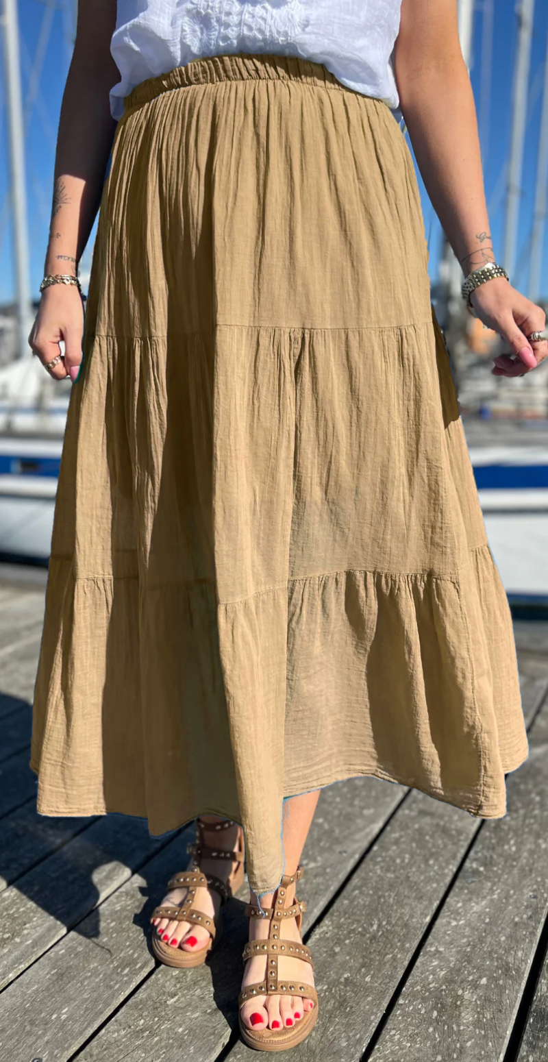 Gigi lang nederdel med peplum camel LikeLondon