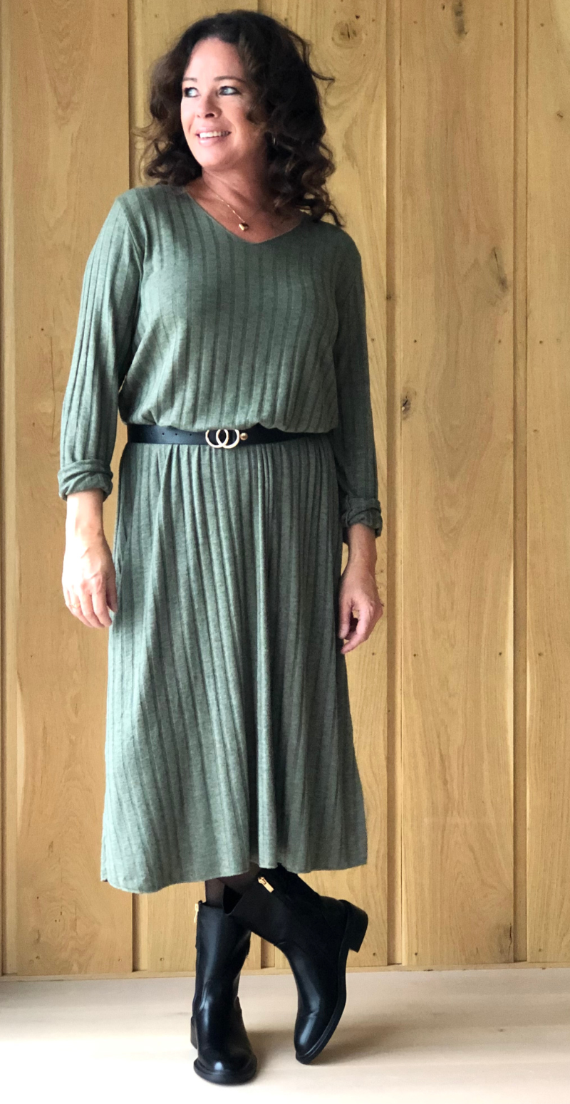 Ribstrikket kjole khaki LikeLondon
