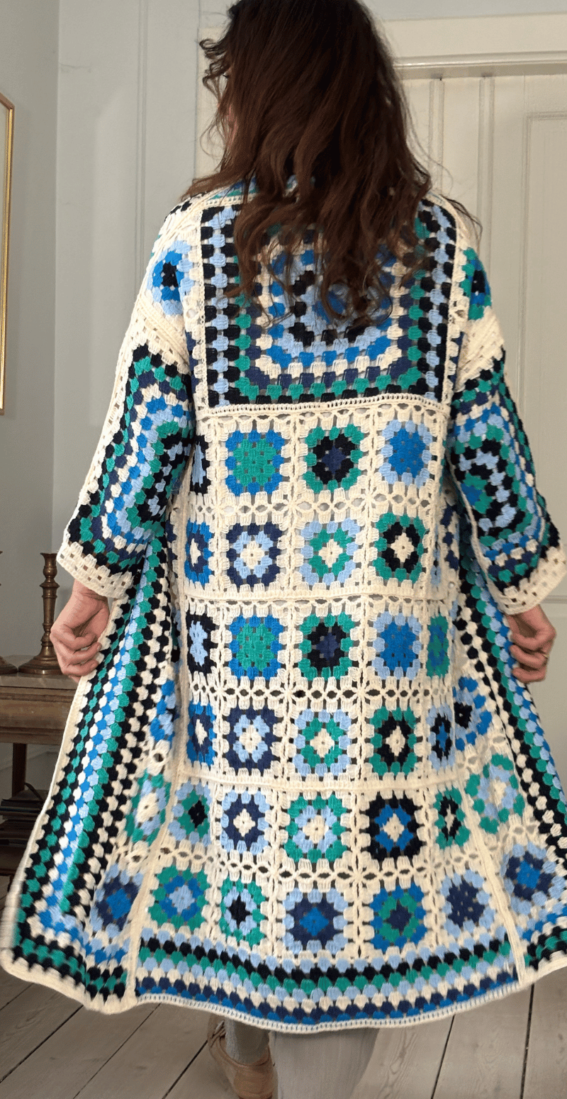 Libba lang cardigan med hæklet mønster blå LikeLondon