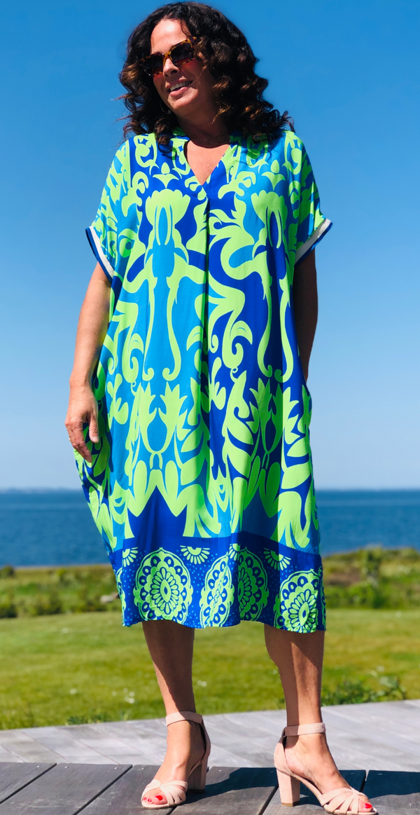Forudbestilling uge 21 Melia kjole med mønster blå/grøn LikeLondon