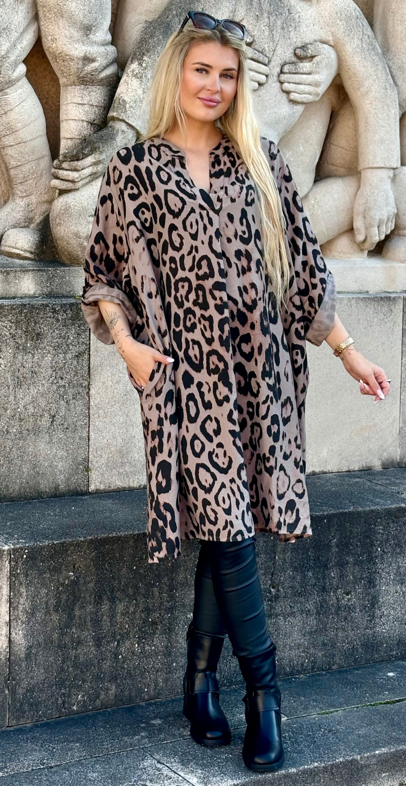 Nancy kjole med leopardprint mocca LikeLondon