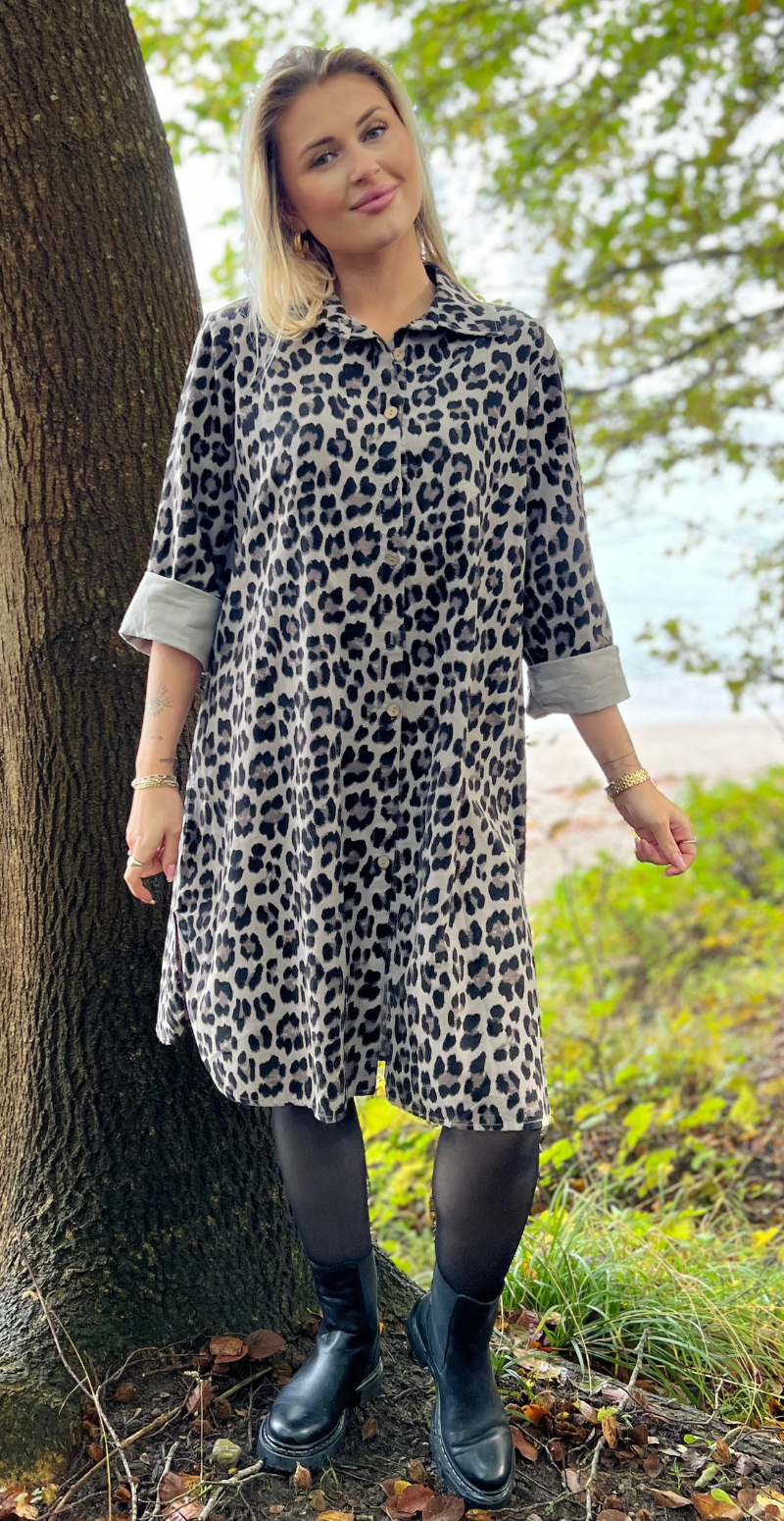 Danica fløjls kjole/tunika med leopardprint mocca