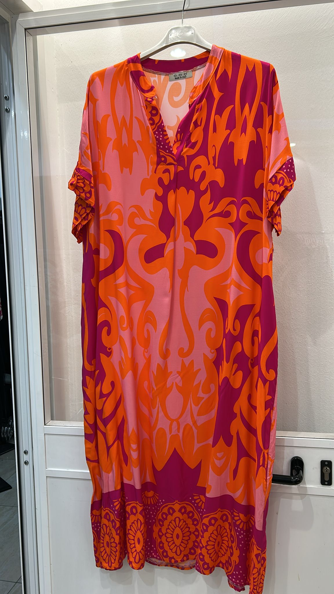 Forudbestil uge 15 Melia kjole med mønster pink/orange LikeLondon