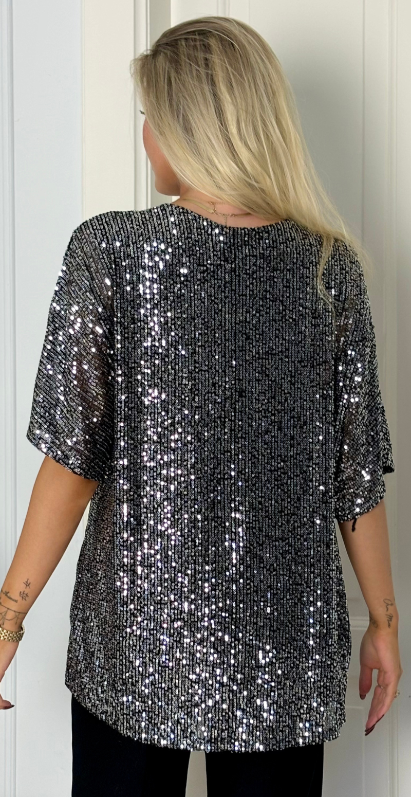 Gemma bluse med pailletter sort/sølv LikeLondon