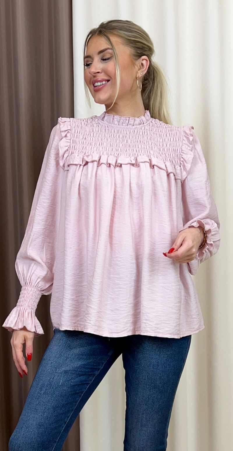 Carmela bluse med smock og flæsedetaljer pink LikeLondon