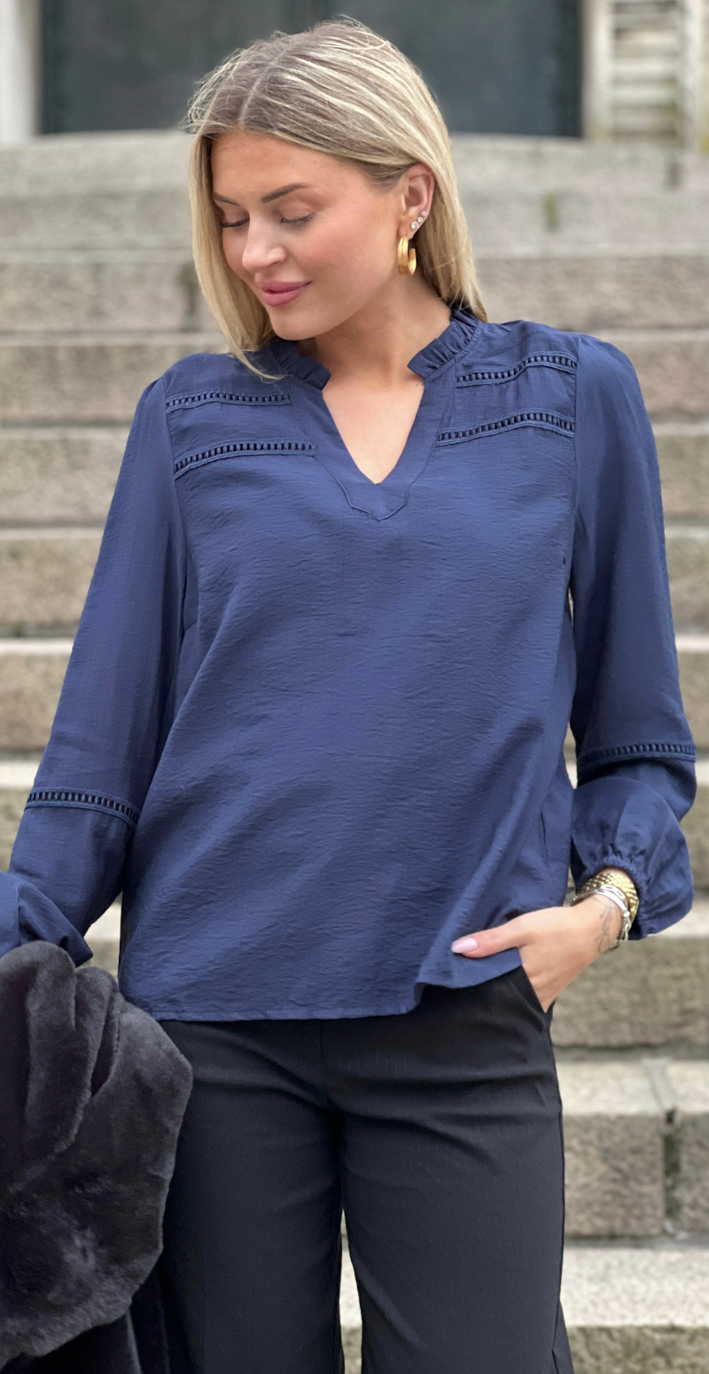 Antina bluse navy