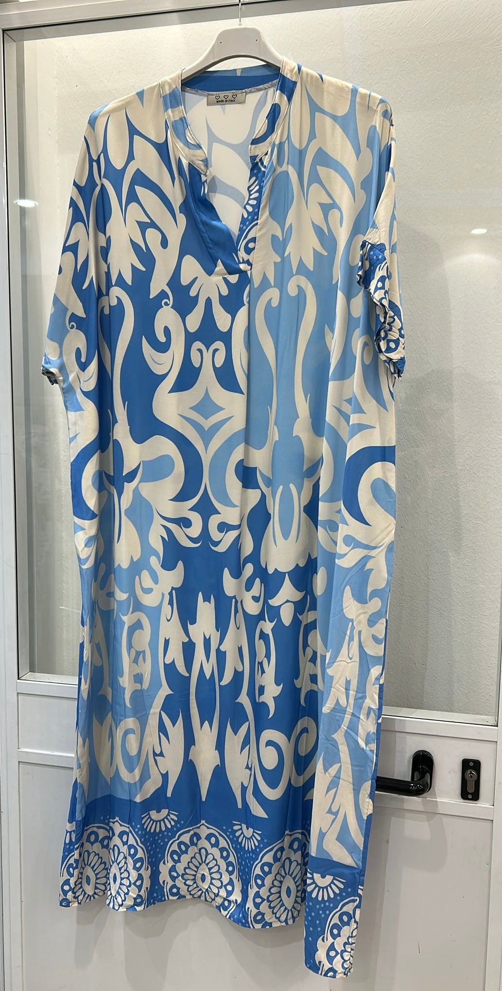 Forudbestil uge 15 Melia kjole med mønster lysblå LikeLondon