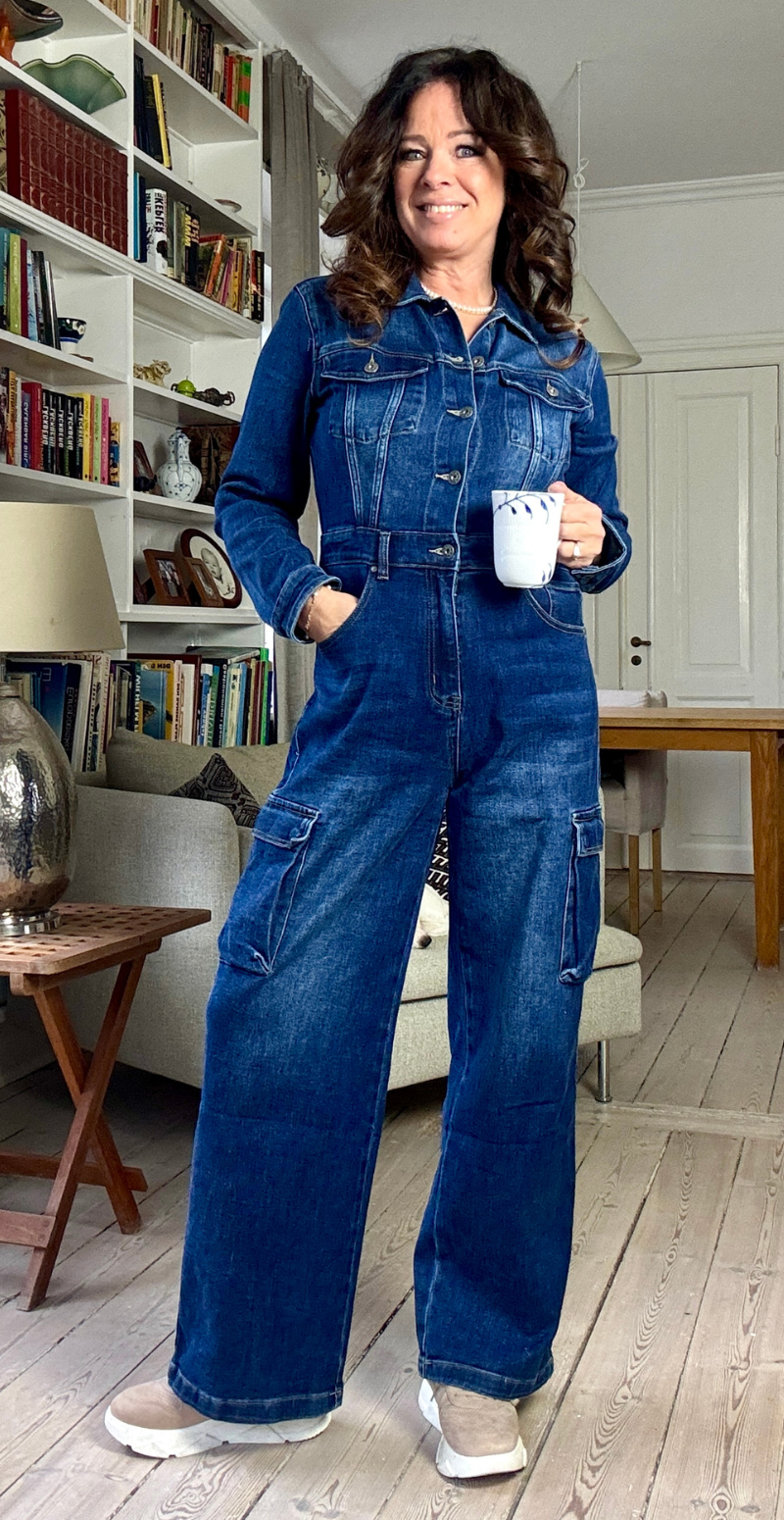 Elina denim-jumpsuit med lommer mørk denim LikeLondon