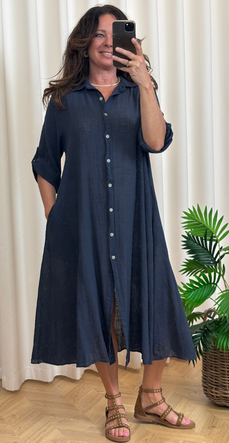 Ulrikke lang kjole med krave og knapper navy LikeLondon