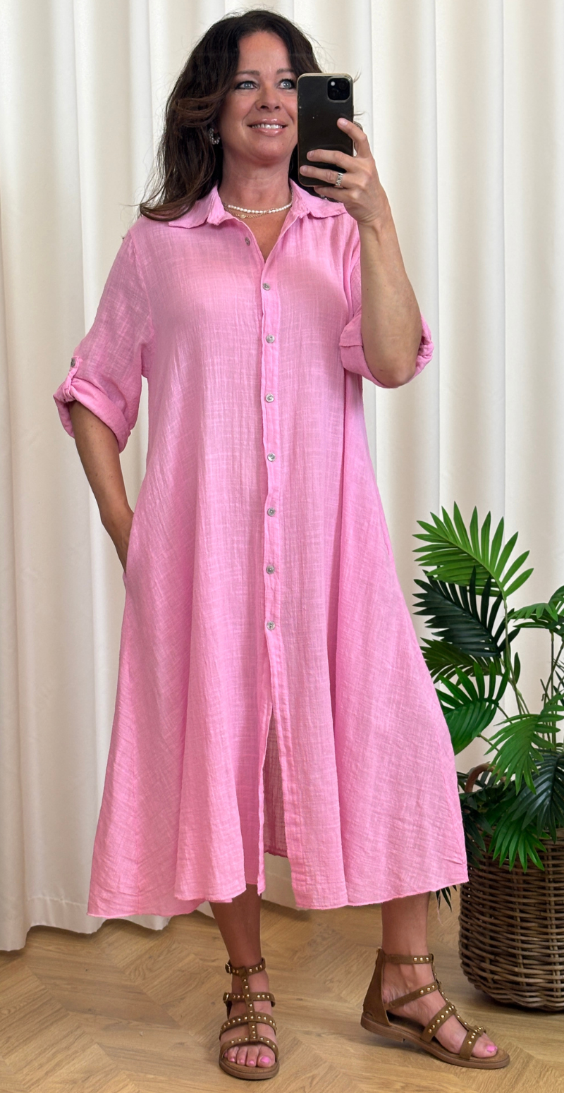 Ulrikke lang kjole med krave og knapper pink LikeLondon
