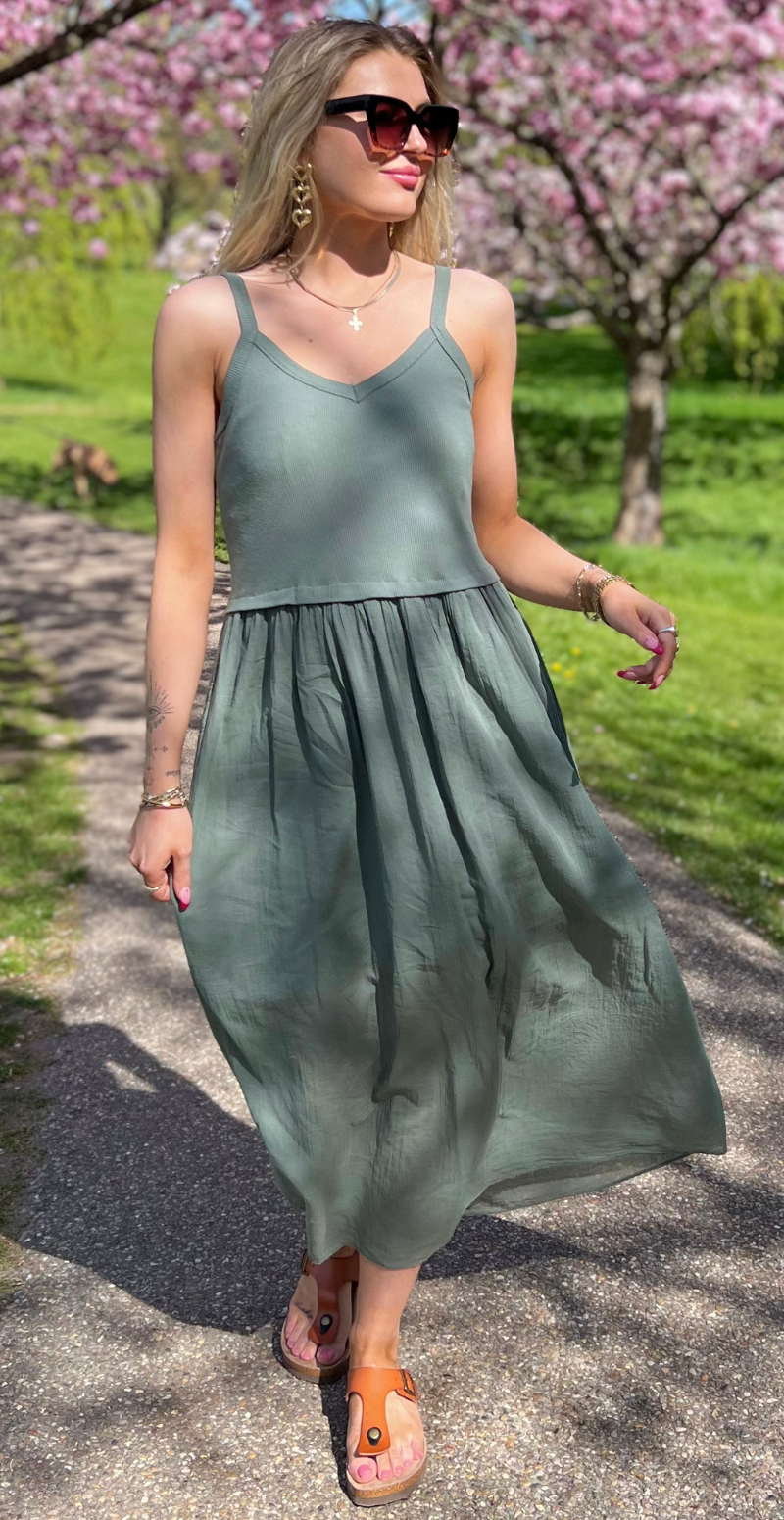 Kajsa kjole med overdel i rib khaki LikeLondon