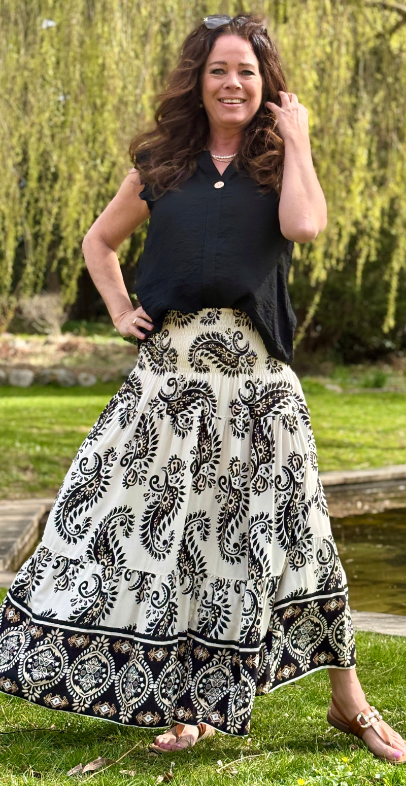 Jackie nederdel med paisley print sort LikeLondon