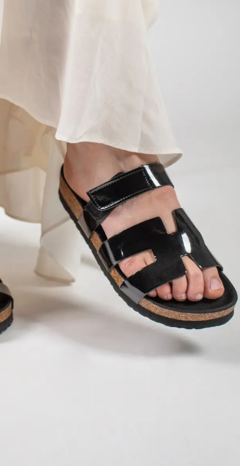 Sandal med justerbar remme sort