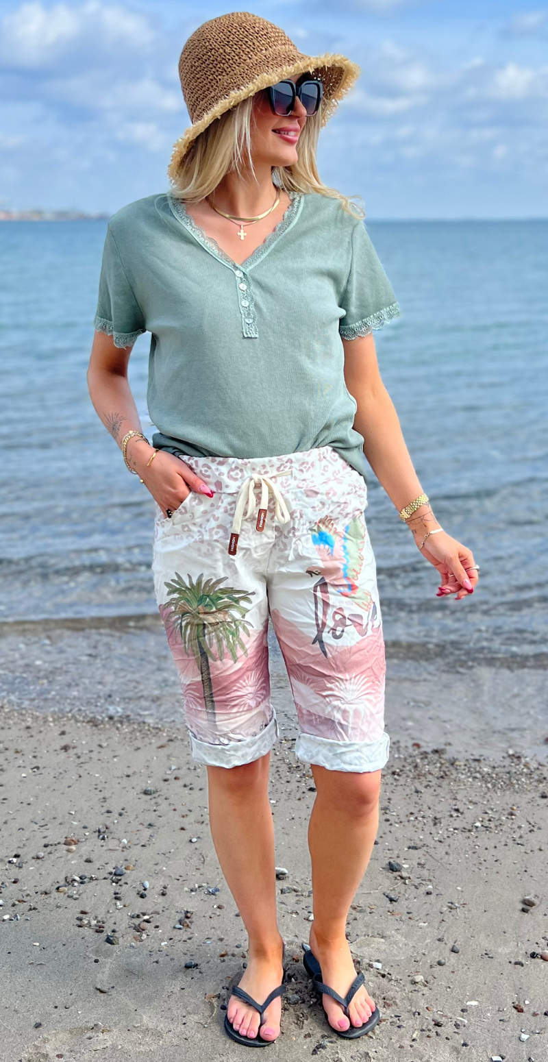 Nora shorts med palme og papegøje hvid LikeLondon