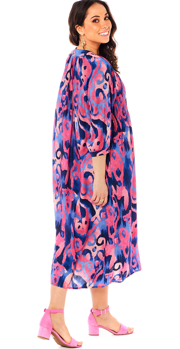 Lang gennemknappet kjole med print blå / pink Likelondon