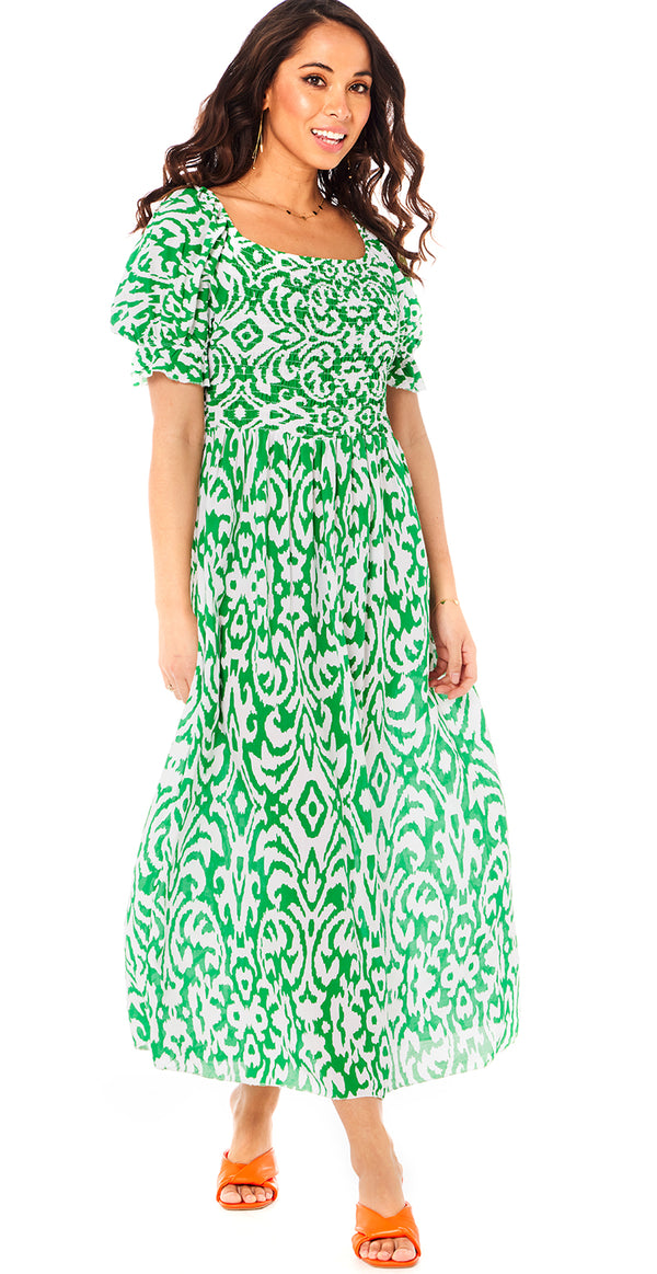 Lang kjole med smock v. brystet grøn LikeLondon