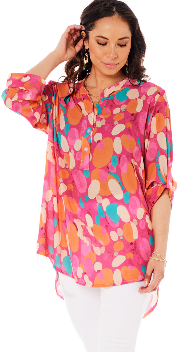 Bluse med mønster og stolpelukning pink LikeLondon