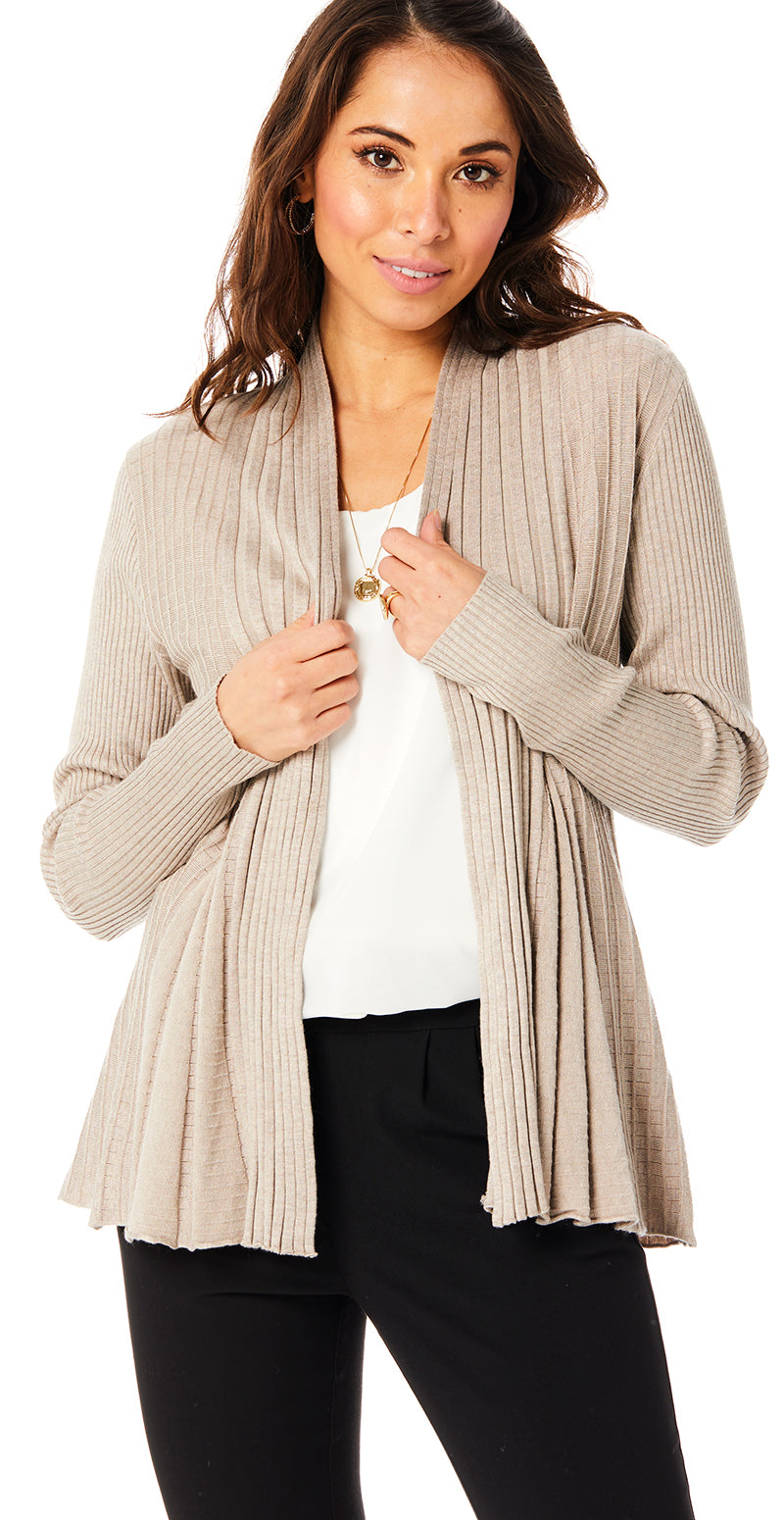 Kort claudisse cardigan sand modelbillede