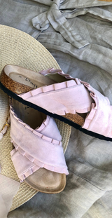Sandal med flæse i light pink