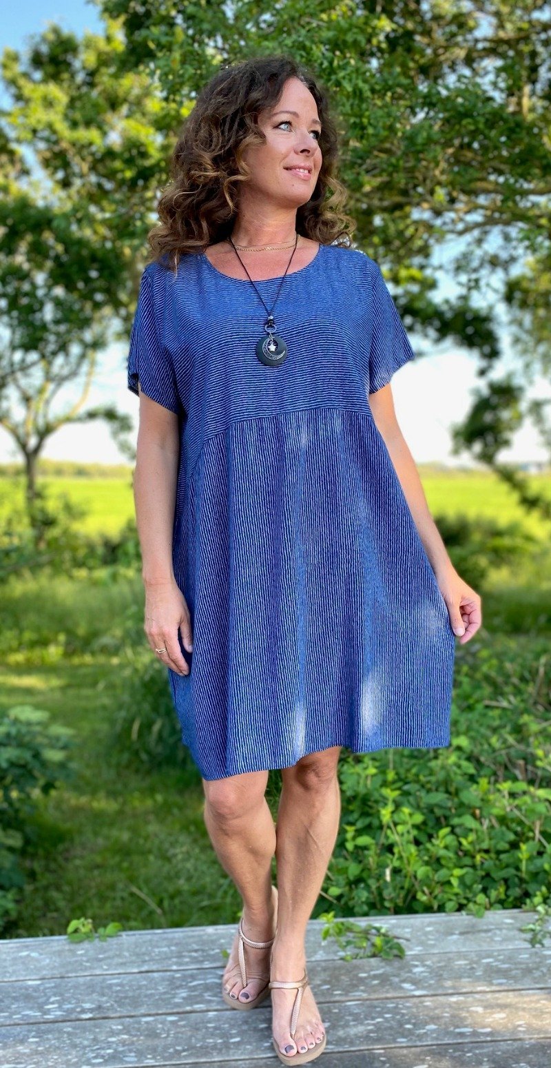 Majse kjole med lodret og vandret strib dark navy