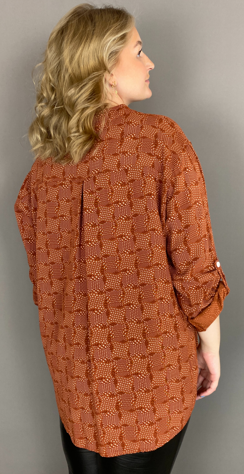 Bluse med opsmøg og mønster rust Likelondon