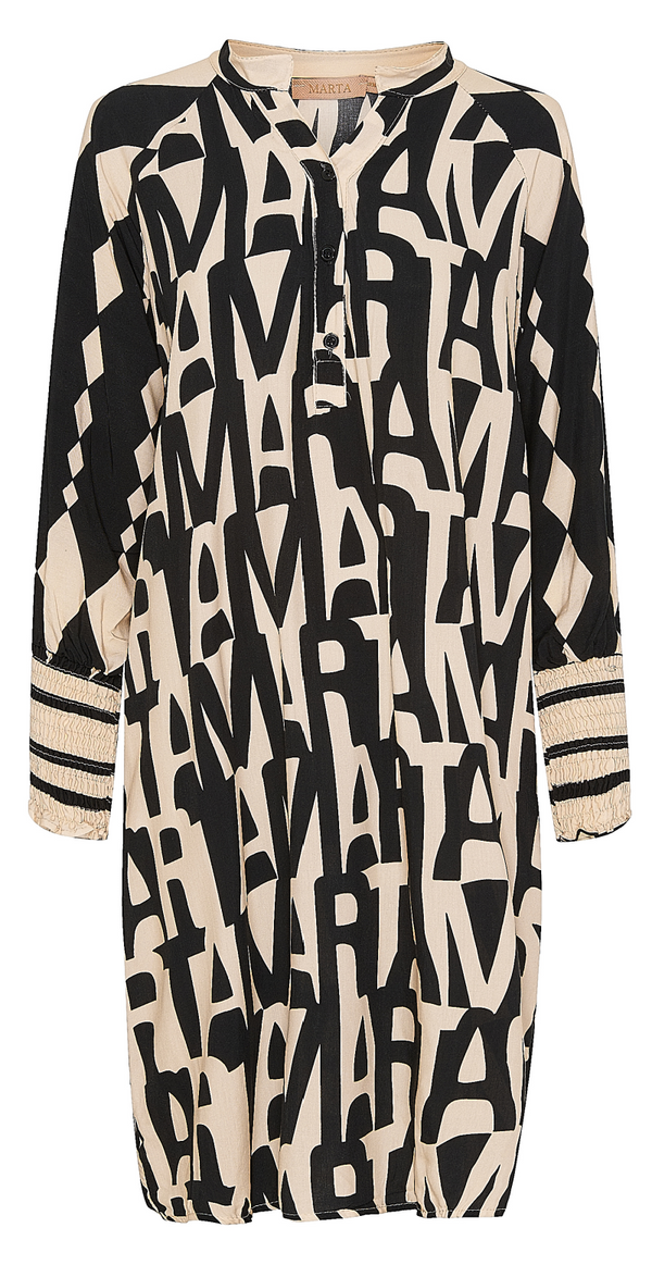Kjole med smock detalje på ærmet beige